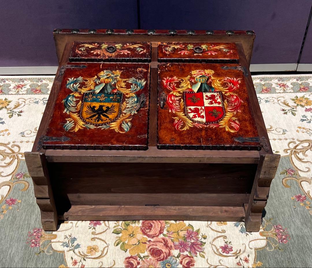 手描きの紋章付き木製タンスピールモーベル アルテサニア 作ったで