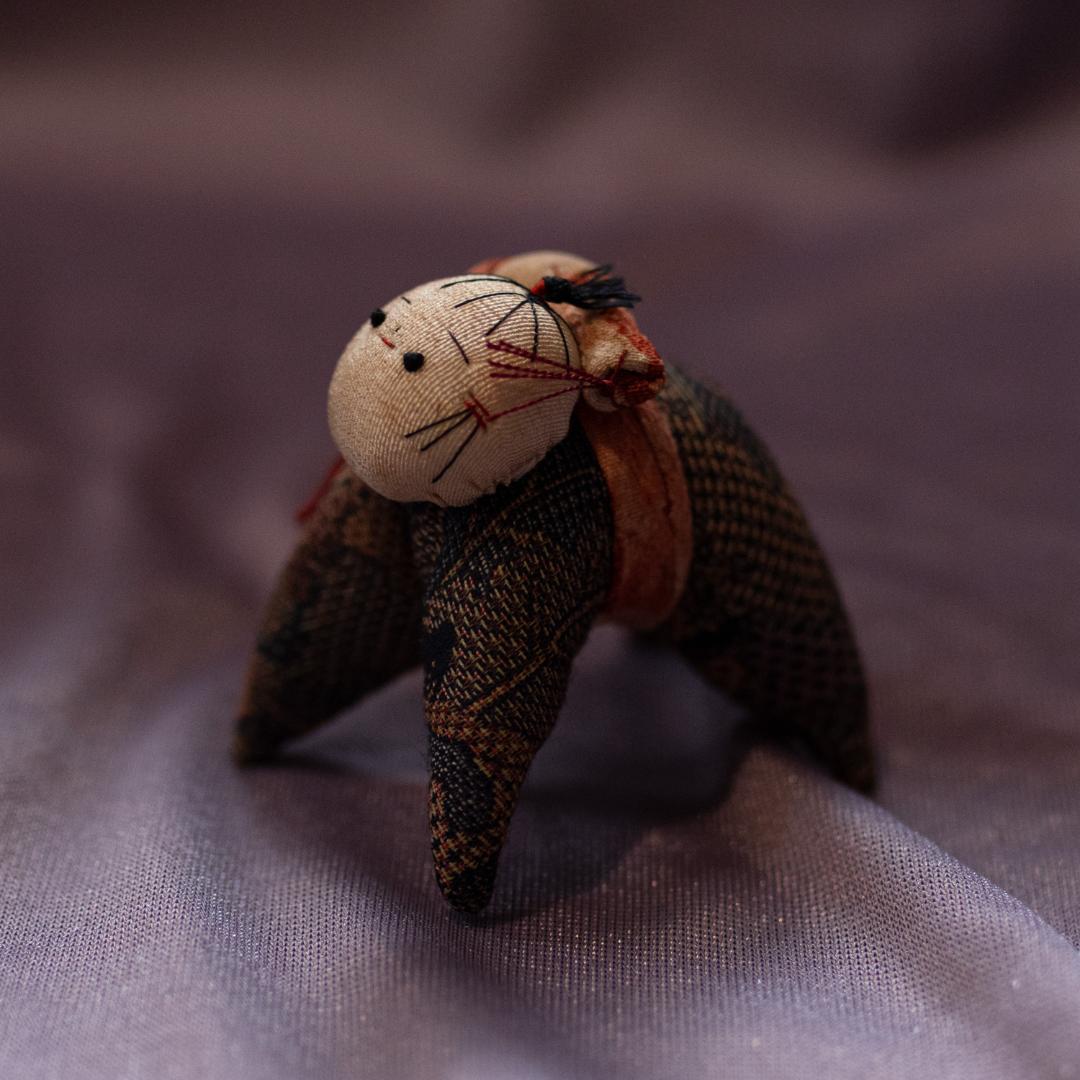 恥ずかしがり屋なチョウピラコ様の宿るお人形開運呪物曰く付き縁起物