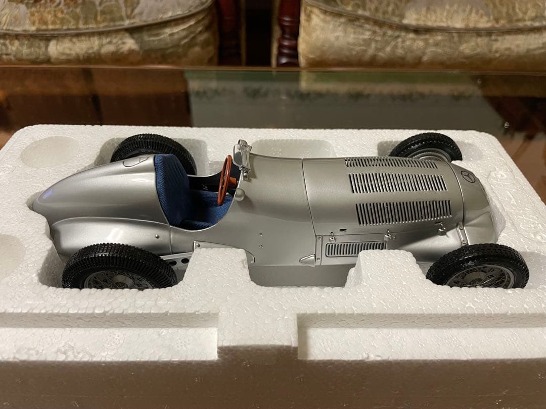 価格変更1/18 CMCメルセデス・ベンツ W125 1937年 未展示品