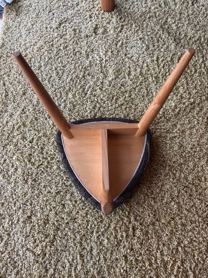 中村好文　三角形布張りスツール ダークトーン