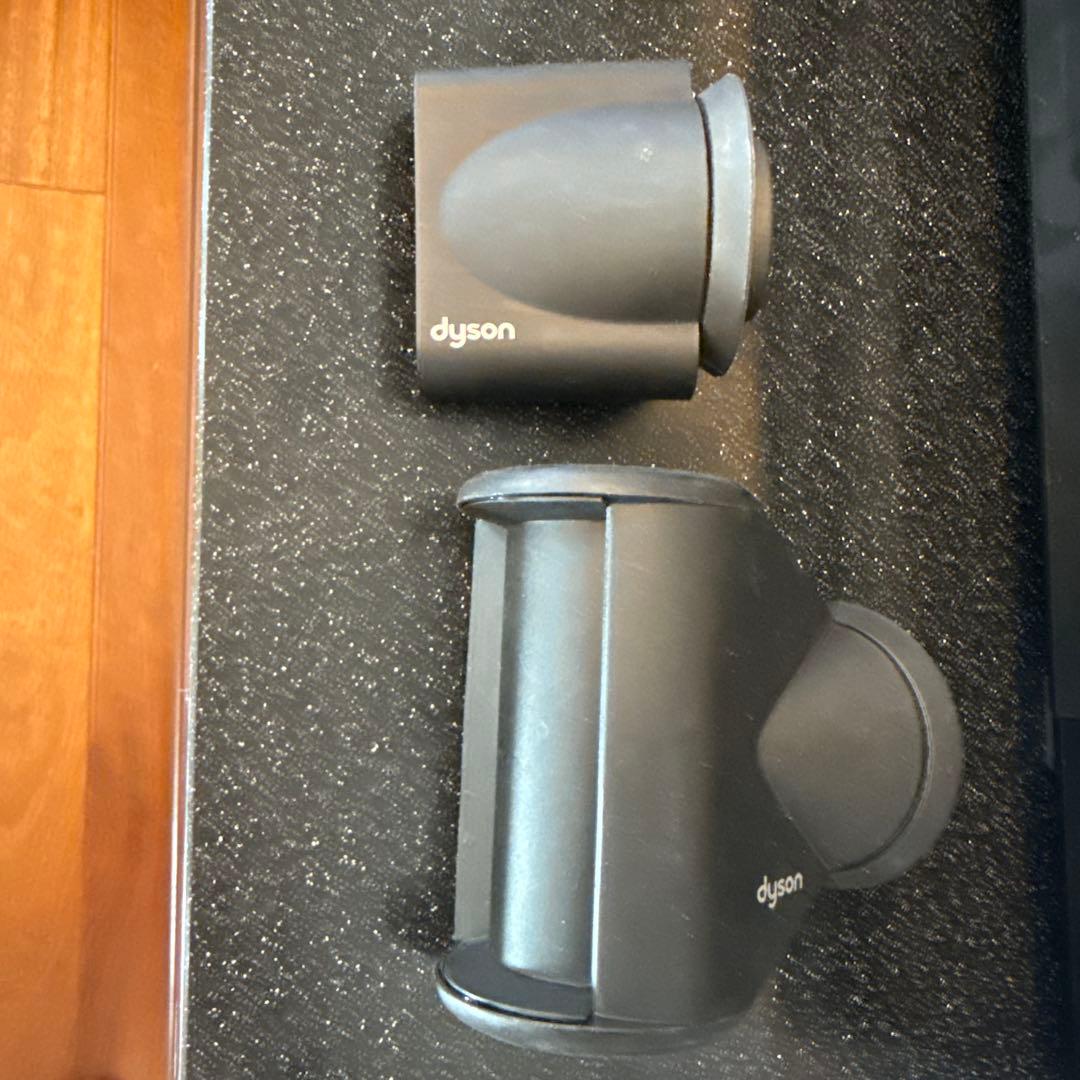 新品 ダイソン ヘアドライヤー付属品多数あり(HD08 BNBC)