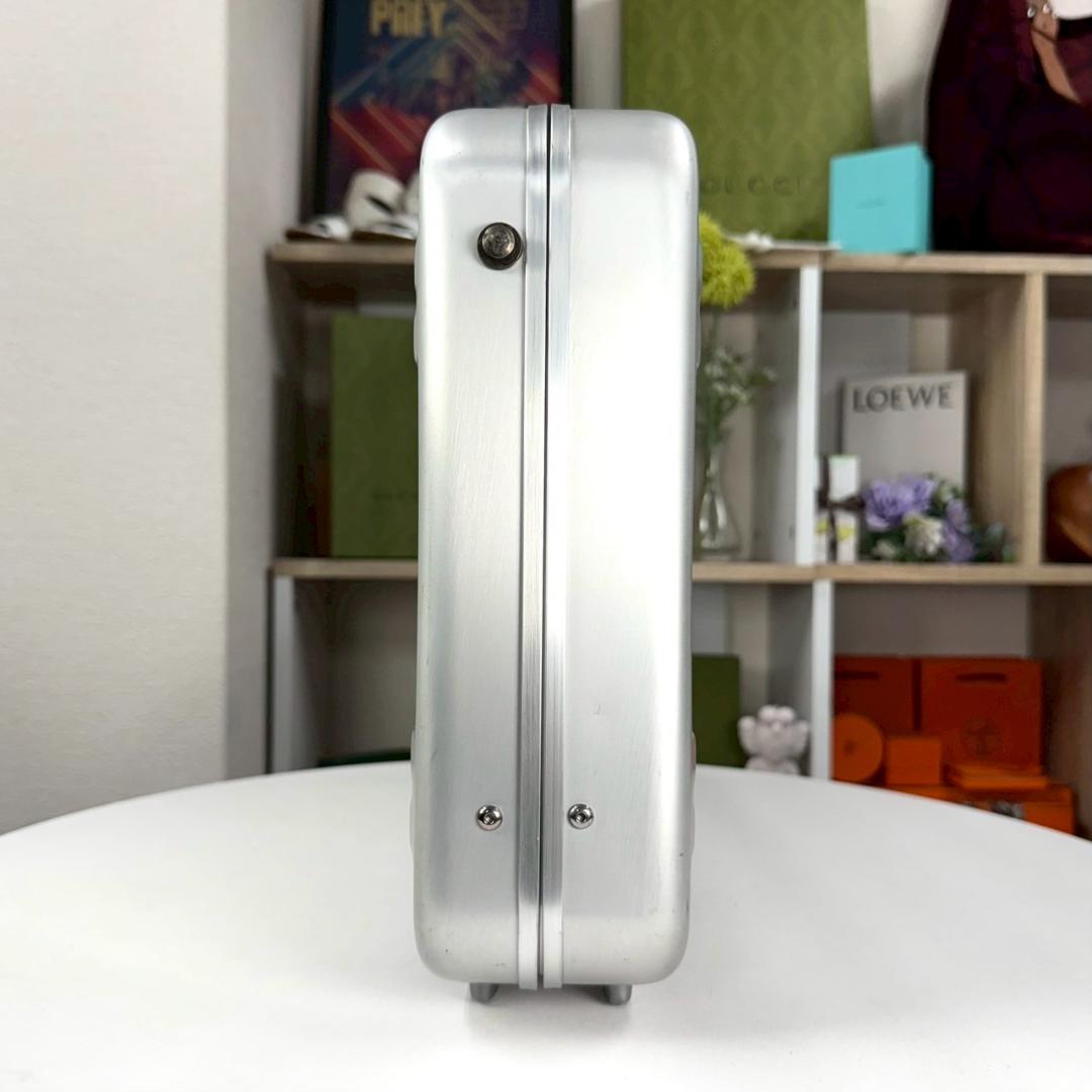 入手困難 ZERO HALLI BURTON アタッシュケース 内部超美品