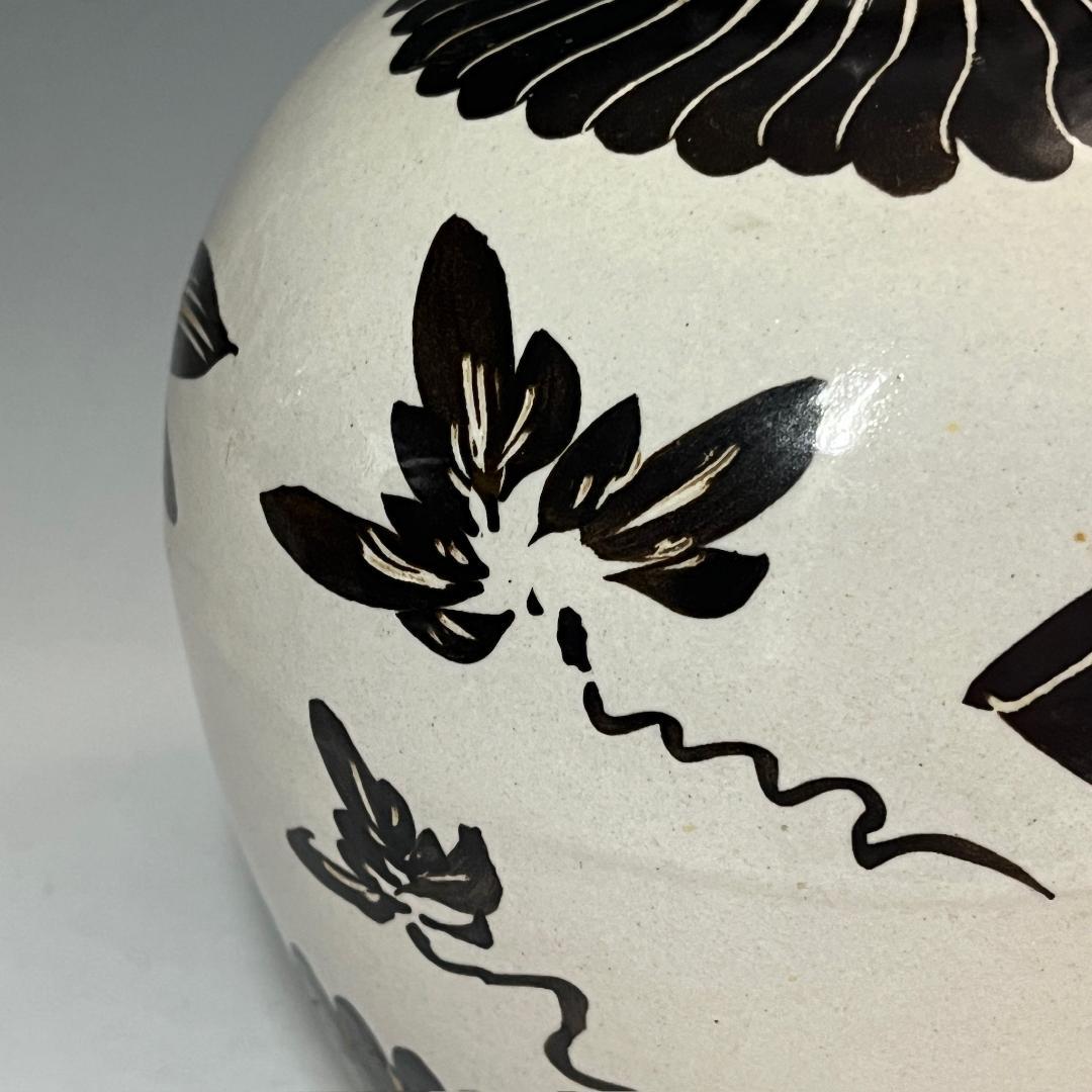 唐物 磁州窯 白地陰刻文魚紋瓶 白化粧無地陶 灰褐色