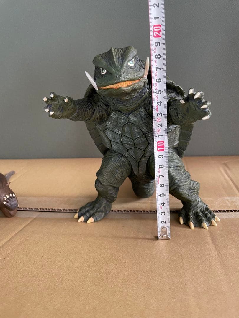 ガメラ1995レキンキャストキット完成品とユージン大映特撮シリーズバルゴン他3体