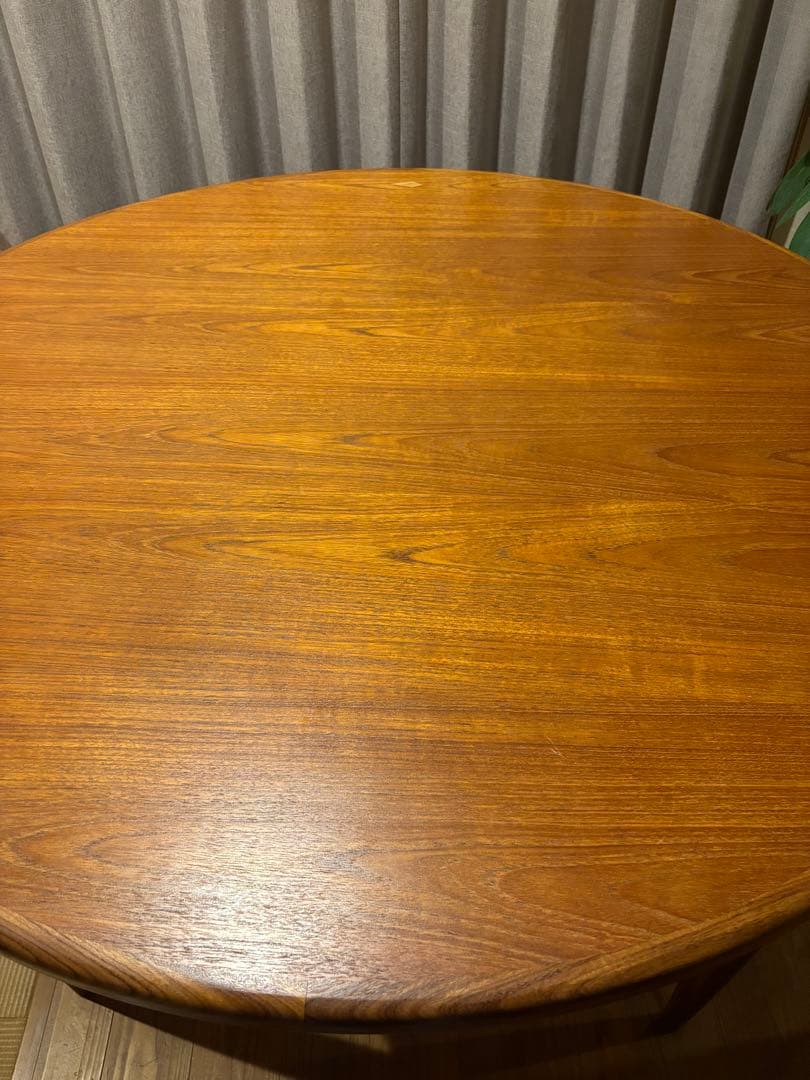 G-PLAN直径122センチ伸長式ダイニングテーブル