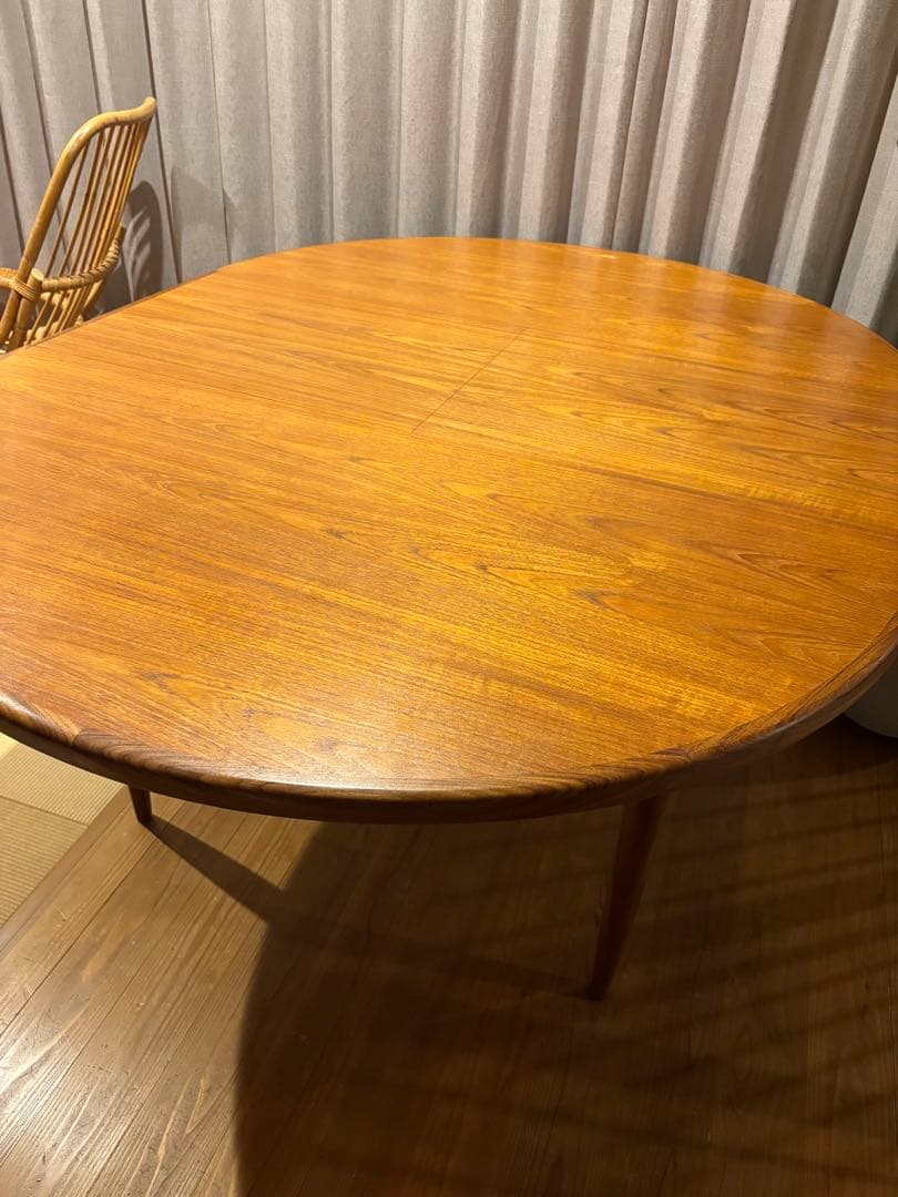 G-PLAN直径122センチ伸長式ダイニングテーブル