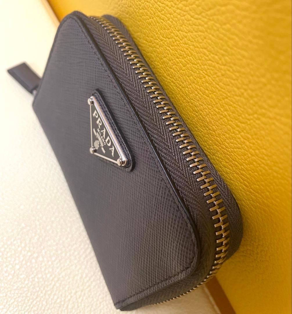 【美品】PRADA レザーケース 2MM003(定価96800円)