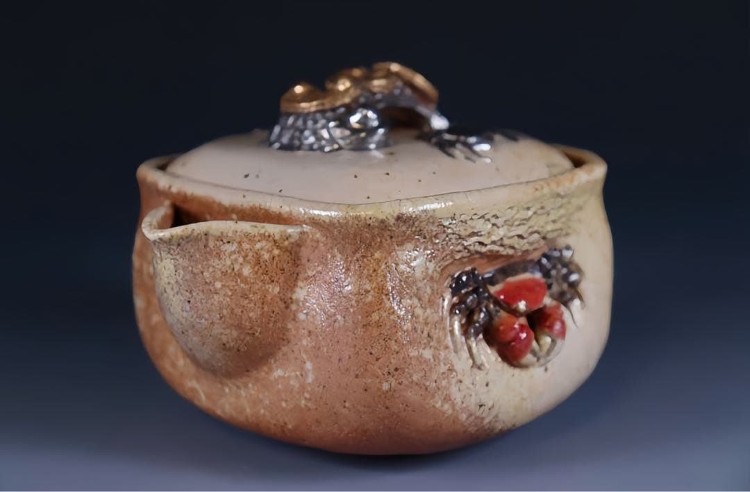 Taka　白備前焼　森脇弘行　彩色細工　手造四方宝瓶　霊芝に蟹