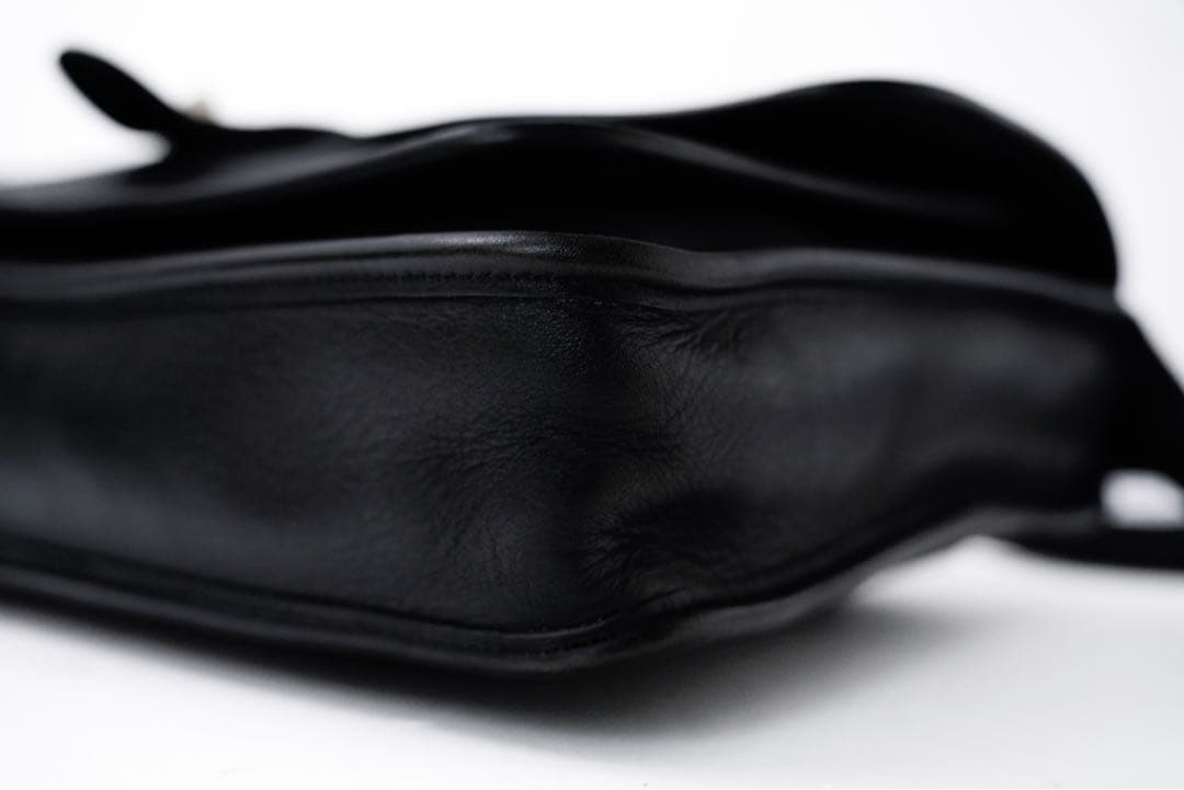 バッグ COACH Vintage Leather Black Shoulder Bag