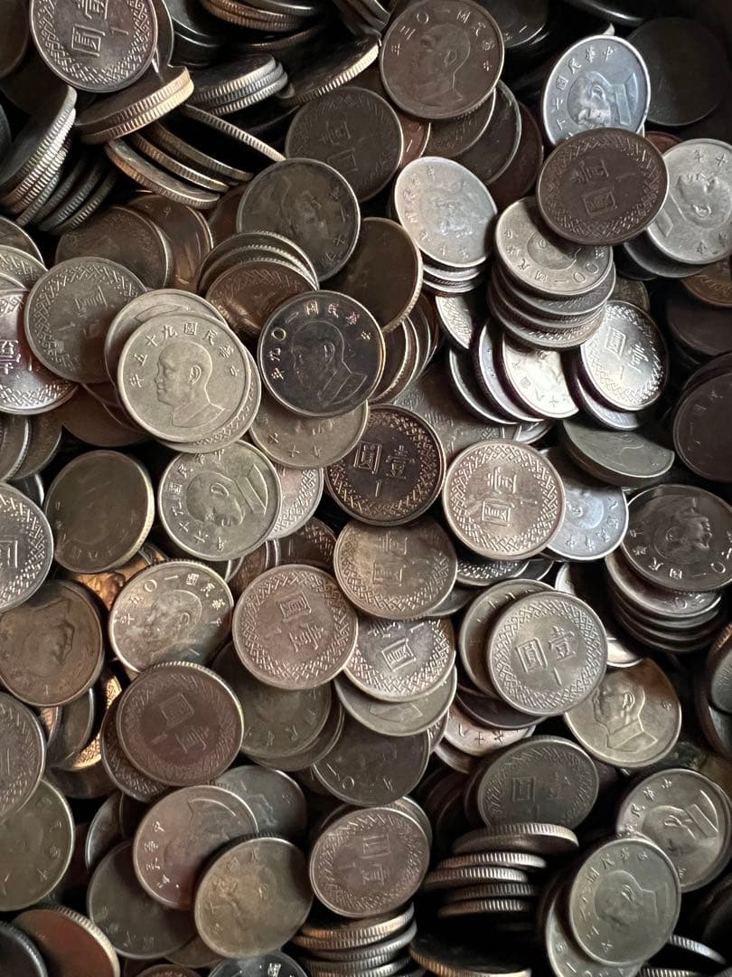 4299【台湾】1新台湾ドル 硬貨 古銭 コイン 約5キロ(Kg) - メルカリ