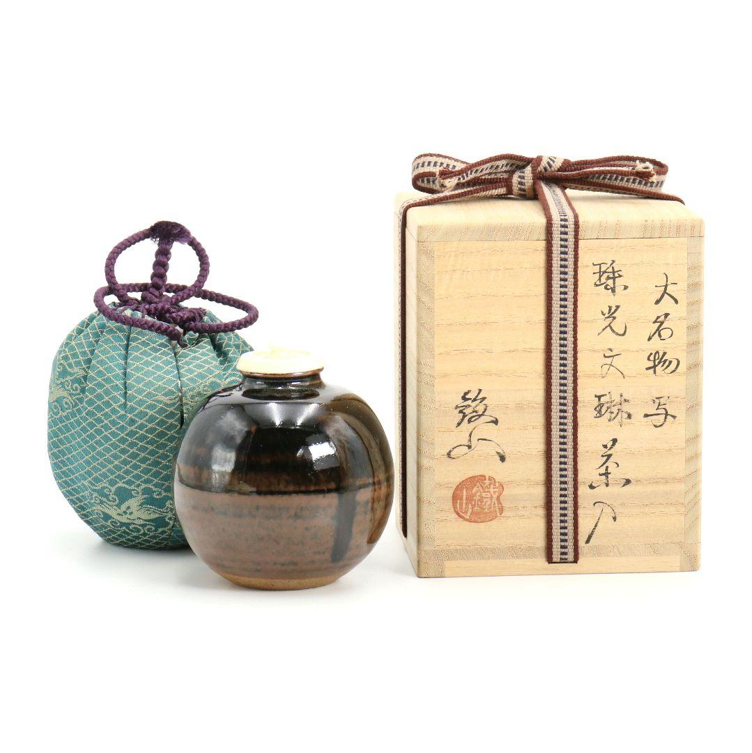 提藍（ていらん） 伝統的な日本の茶箱