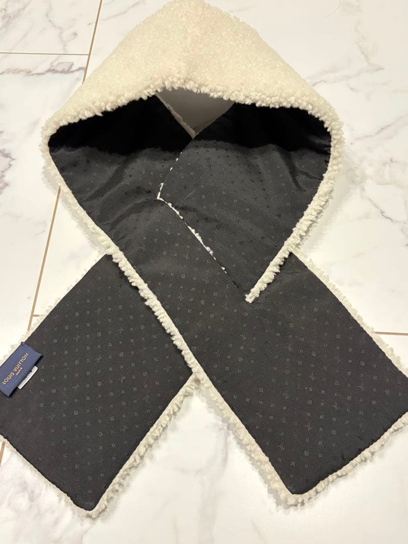 LOUIS VUITTON（ルイヴィトン）エシャルプ シャーリングラム マフラー