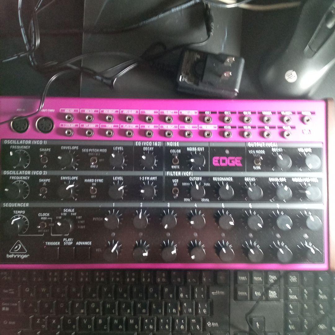 Behringer EDGE アナログシンセサイザー