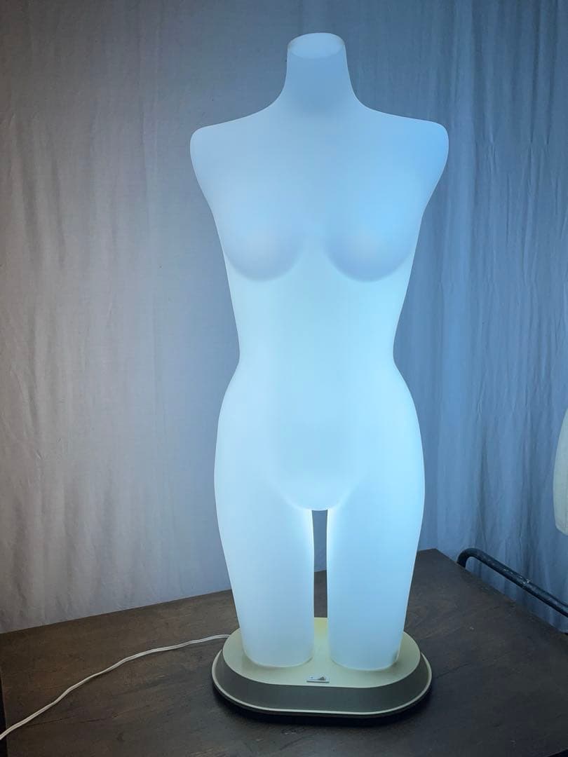 レディーストルソー(マネキン)お譲りします。半身/ヘッドレス/白