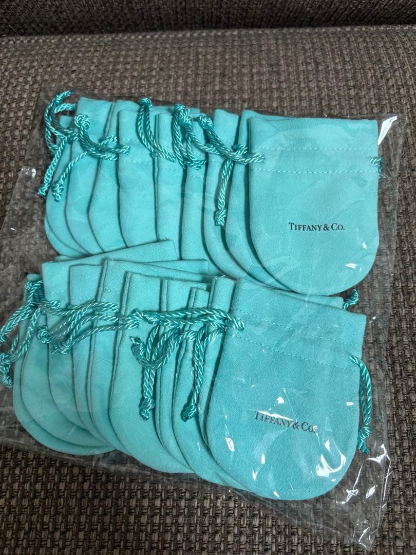 国内現行品 美品ティファニー巾着袋（7x9cm)20枚セット