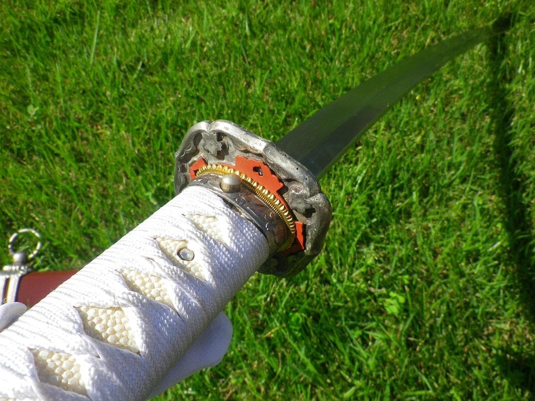 九八式軍刀　鉄鞘　赤茶色　当時物を仕立て直した品物　模造刀付【説明欄参照】