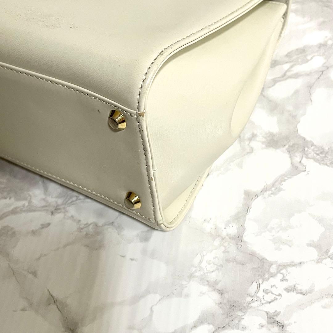 イヴサンローラン ハンドバッグ レディース レザー 革 皮 白 ホワイト