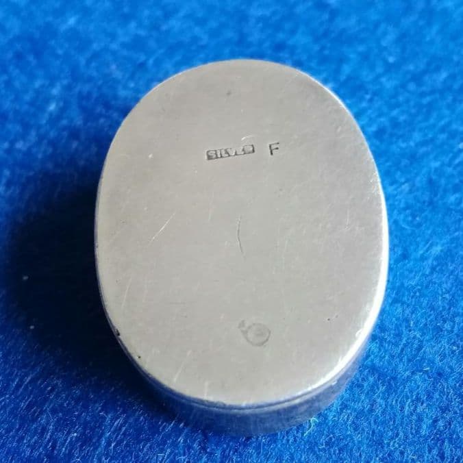 逸品　仁丹ケース④　銀張り　片切り彫　仁丹入れ　ピルケース　明治大正昭和　和骨董