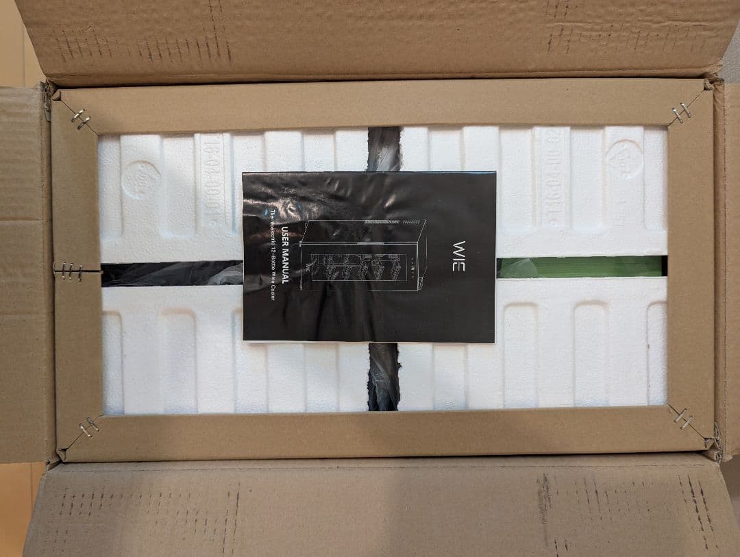 WIE 電子ミニワインクーラー 32L WIWCTE12BFGADX