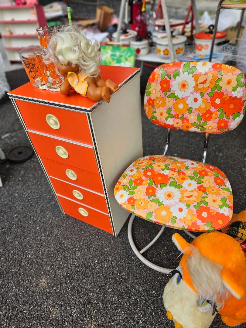 最終お値下げです)希少 昭和レトロ レトロポップ 椅子 花柄 オレンジ