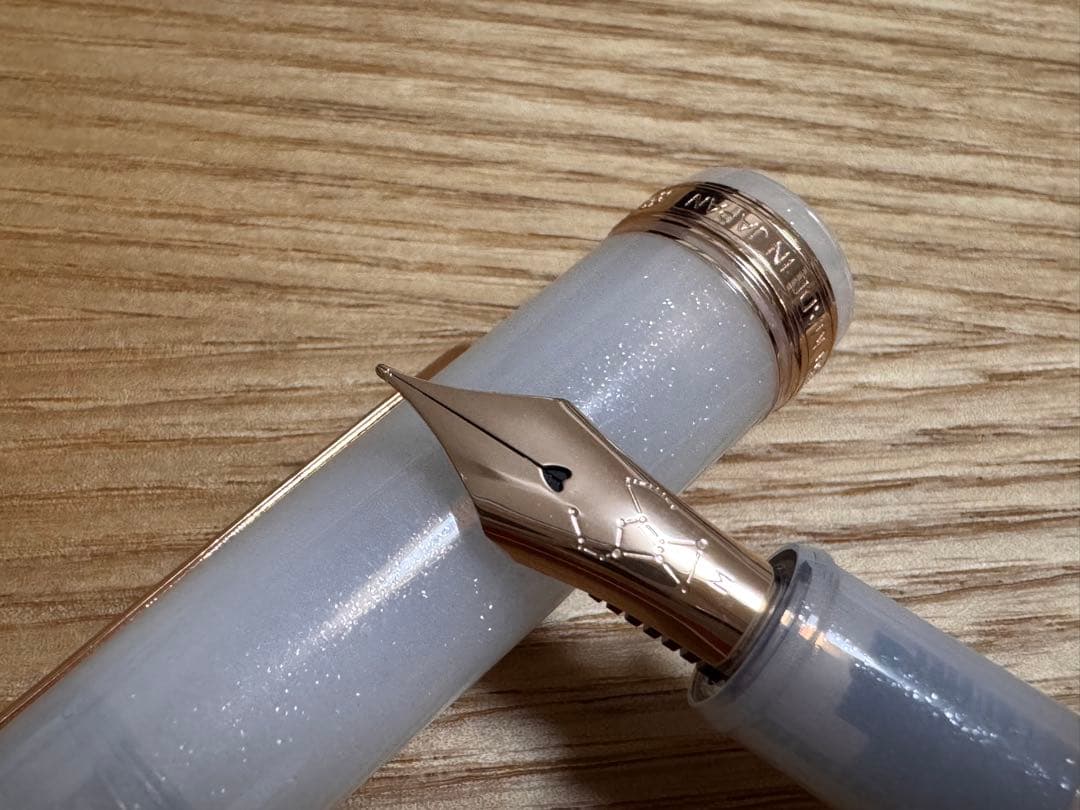 八文字屋 万年筆 初雪 字幅M 中字