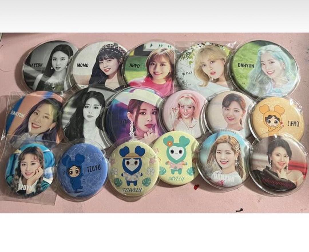 TWICEナヨンジョンヨンモモサナジヒョミナダヒョンチェヨンツウィ缶バッジ