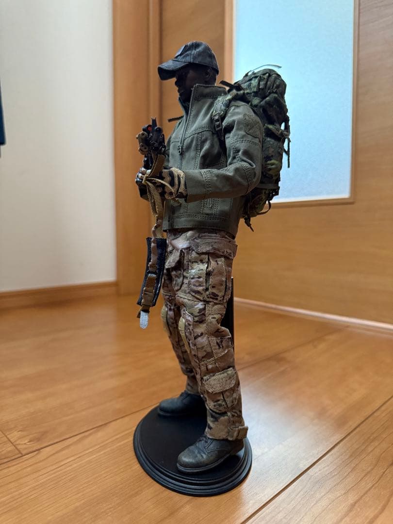 ホットトイズ 系 1/6 B-BOY ギャング ミリタリー スタンド付き