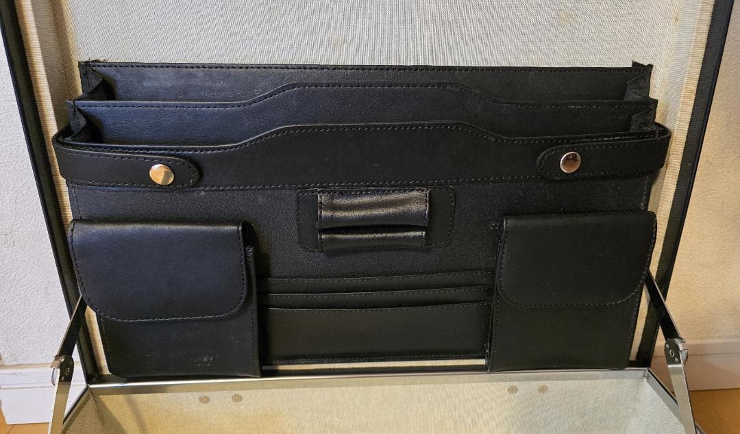 【値下げ】GLOBE-TROTTER 18インチ スリムアタッシュ（ネイビー）