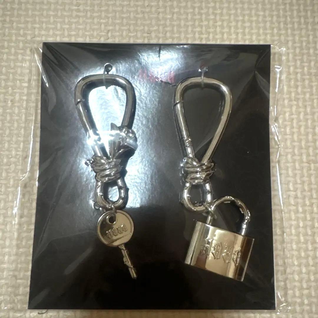 限定 HANA カラビナ 未開封 - メルカリ