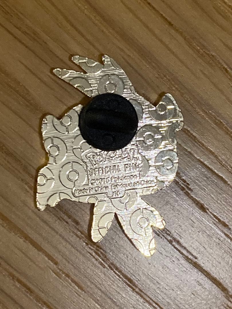 ピンズ・ピンバッジ・缶バッジ Pin 30