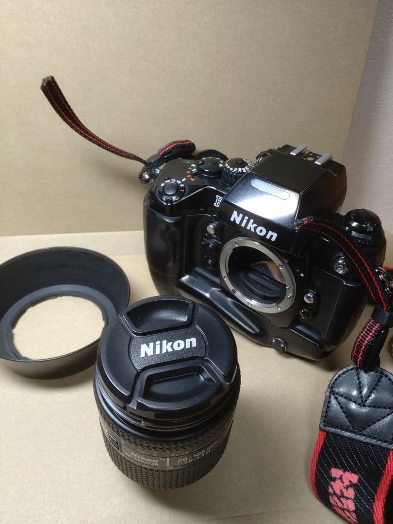 ニコン一眼レフフィルムカメラ F4 ＆ バッテリーグリップ MB-21