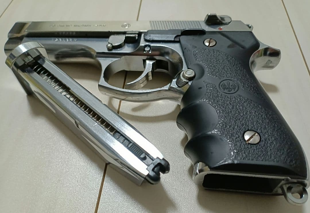 【中古品】東京マルイ 18禁 ガスガン「M92F」シルバーツートンカラー