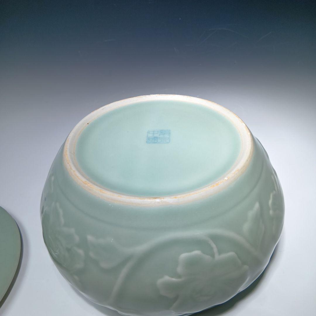 値下げ茶道具 砧青磁浮牡丹水指 (龍泉窯) 替蓋付 美品 値下げ茶道具 砧