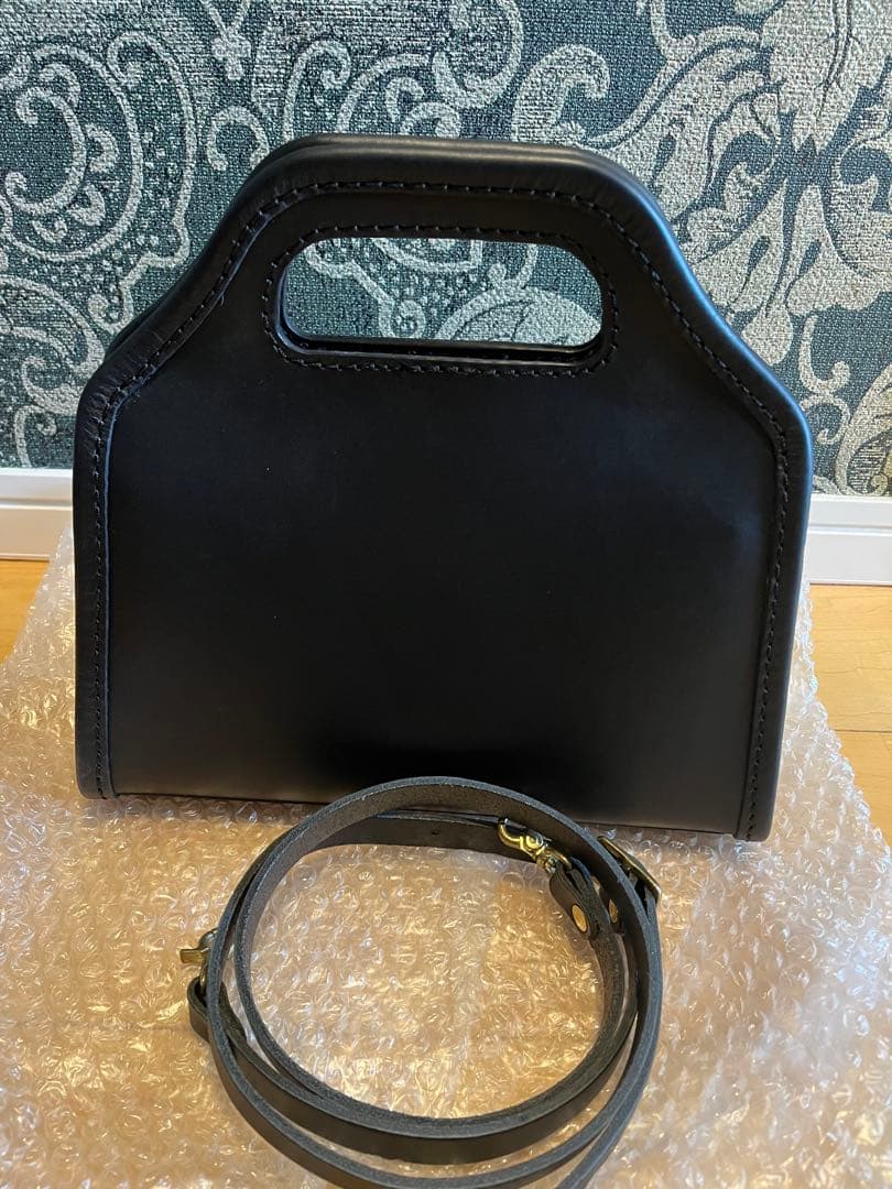 マジックペン※プロフィール必読願います様 ヘルツ HERZ アーチハンドバッグ