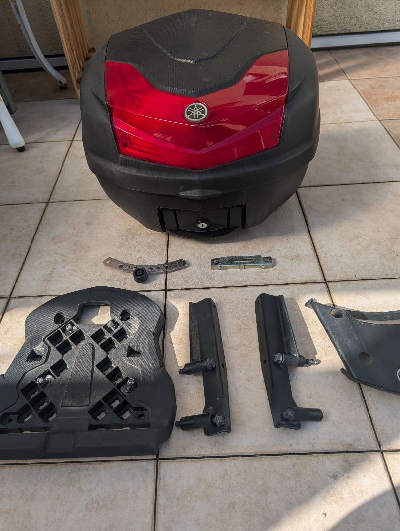 YAMAHA トリシティ リアボックス 取り付け金具付き 新型 バイク リア