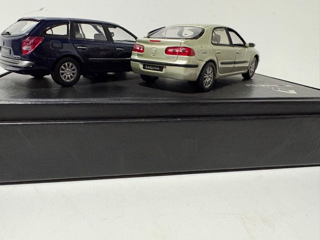 激レア！限定5000台 シリアル番号ルノー ラグナ II ミニカー 2台セット