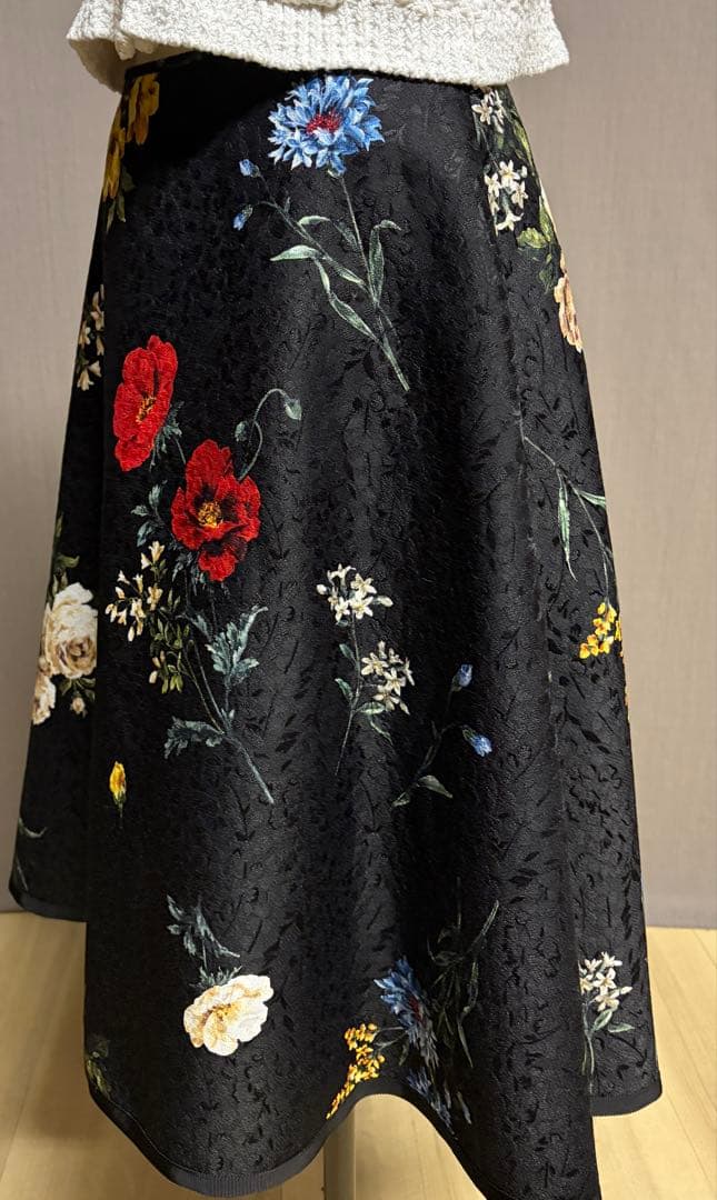 エムズグレィシー花柄フレアスカート ひざ丈 黒