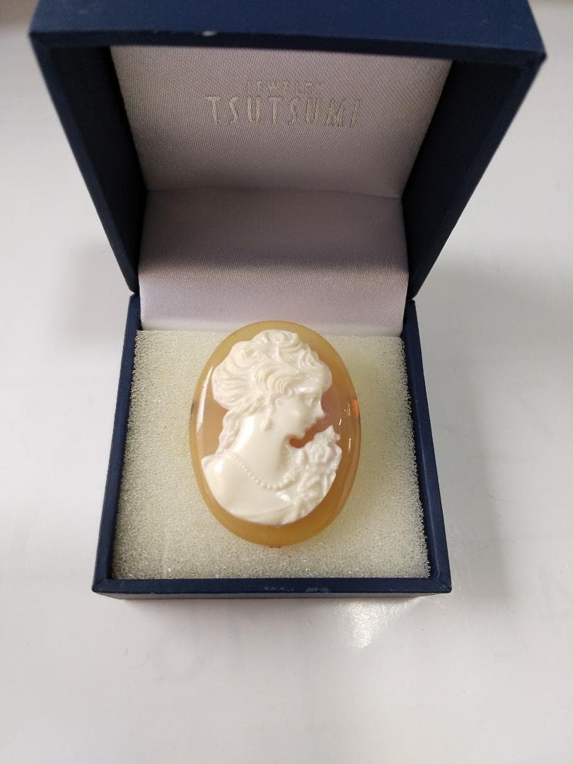 カメオ CAMEO ブローチ ヴィンテージ 美品 です（ケース付き