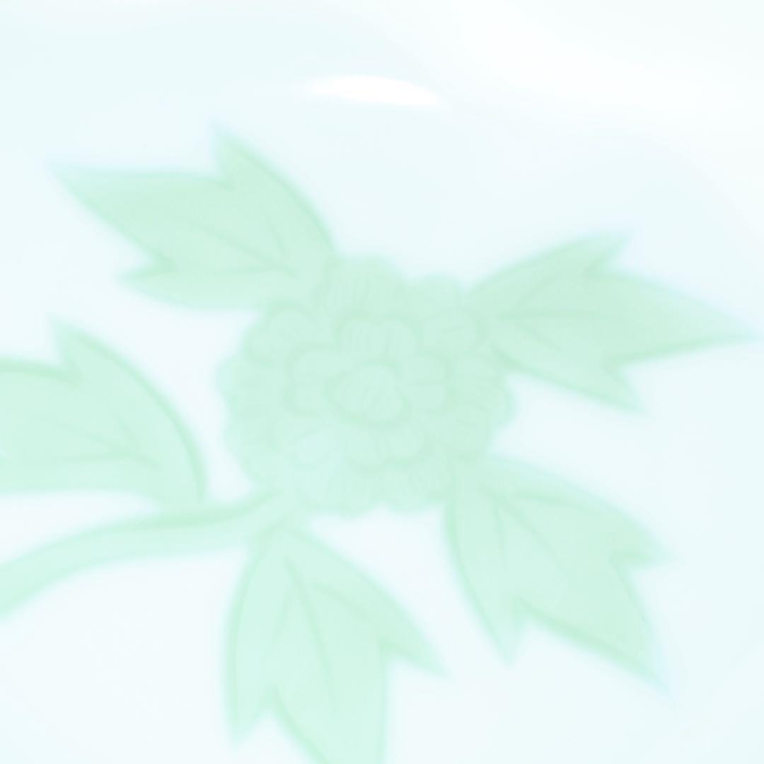 人間国宝 井上萬二 白磁緑釉牡丹彫文 鉢 菓子器 共箱