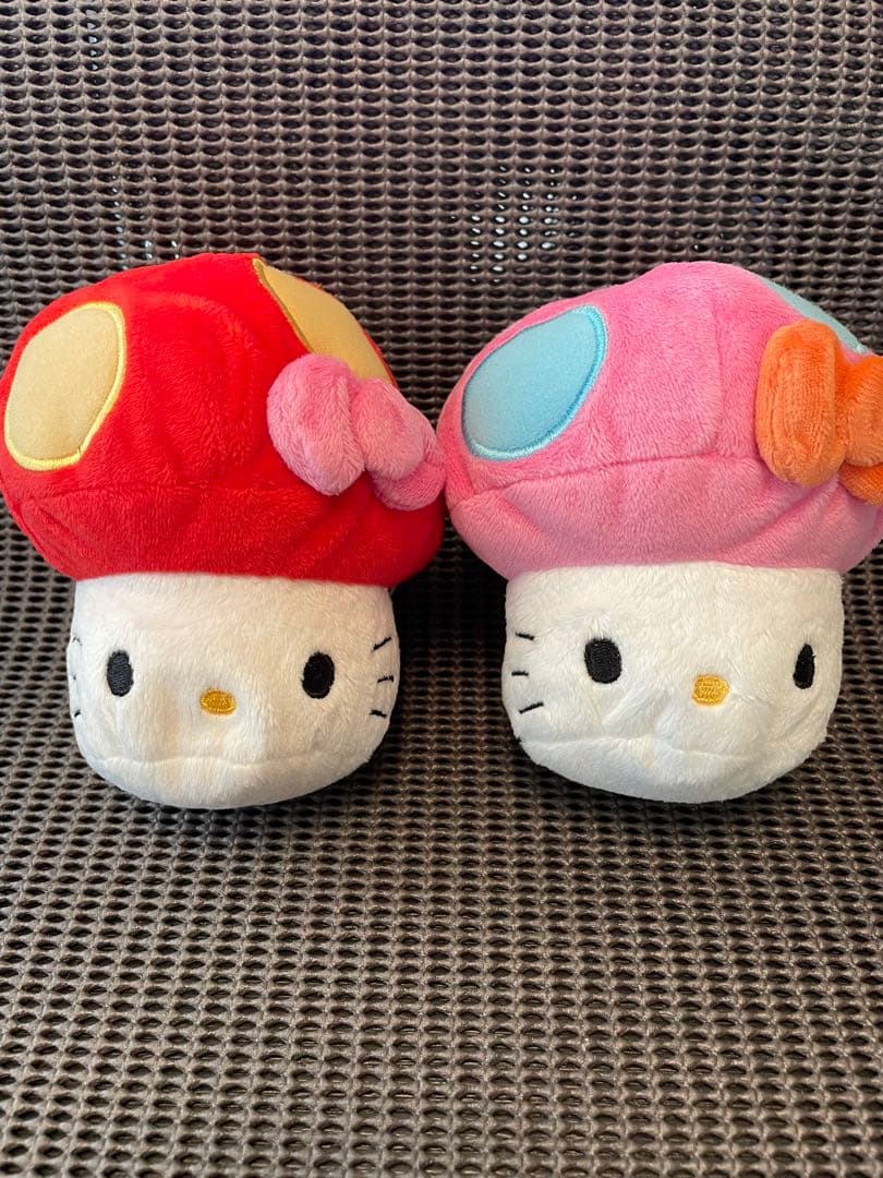 ハローキティ きのこ型 ぬいぐるみ 赤ピンク 2セット