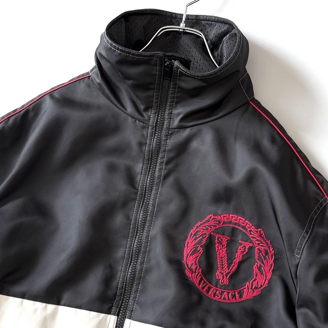 近年 VERSACE RFID搭載 Vロゴブルゾン キルティング 切替 ブラック