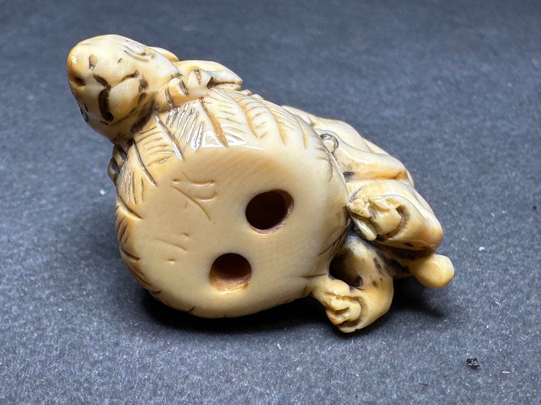 極上 根付 天然素材 アンティーク 骨董 飾り物 古美術品 置物 細密細工