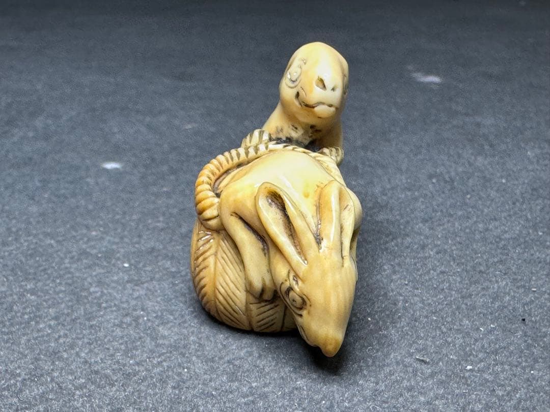 極上 根付 天然素材 アンティーク 骨董 飾り物 古美術品 置物 細密細工