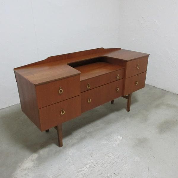 イギリス ビンテージ 家具 サイドボード キャビネット 飾り棚 英国