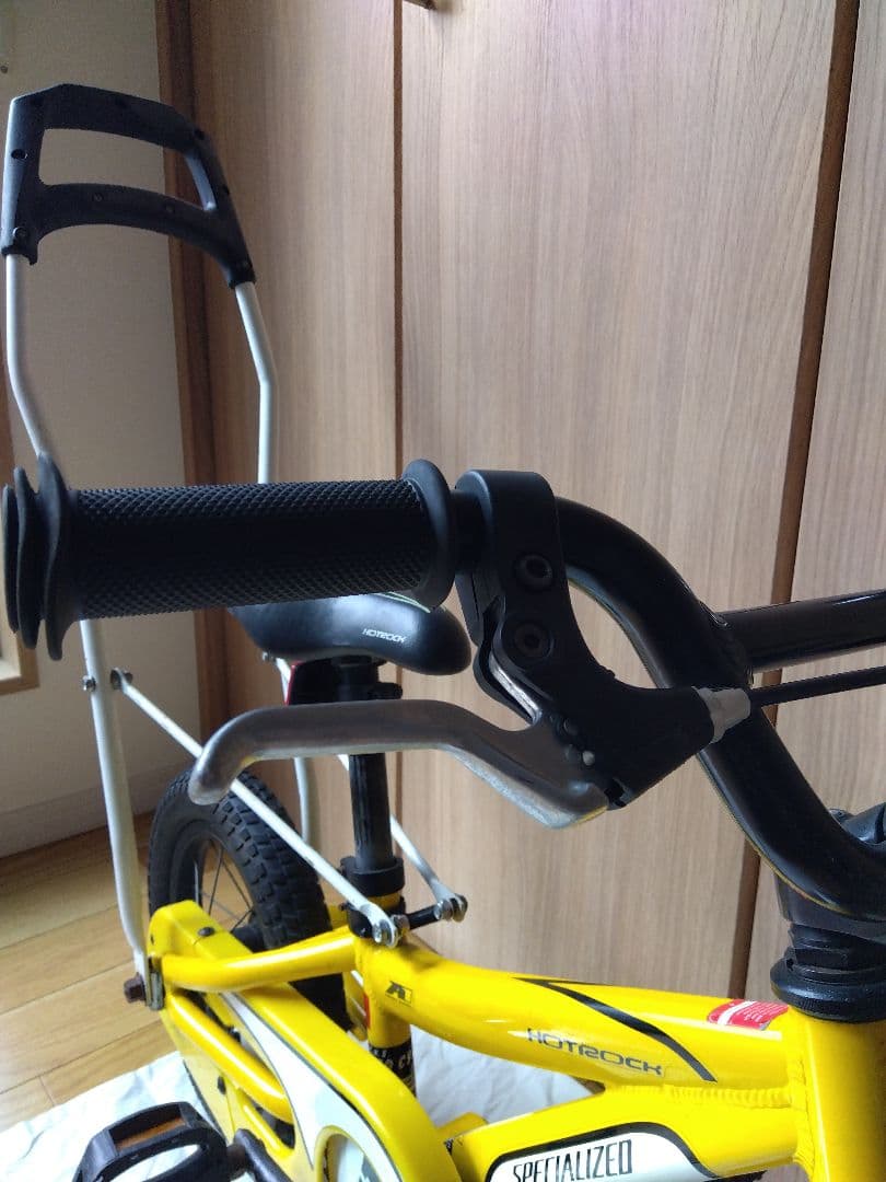 Specialized Hotrock 12インチ +BELL crest jr