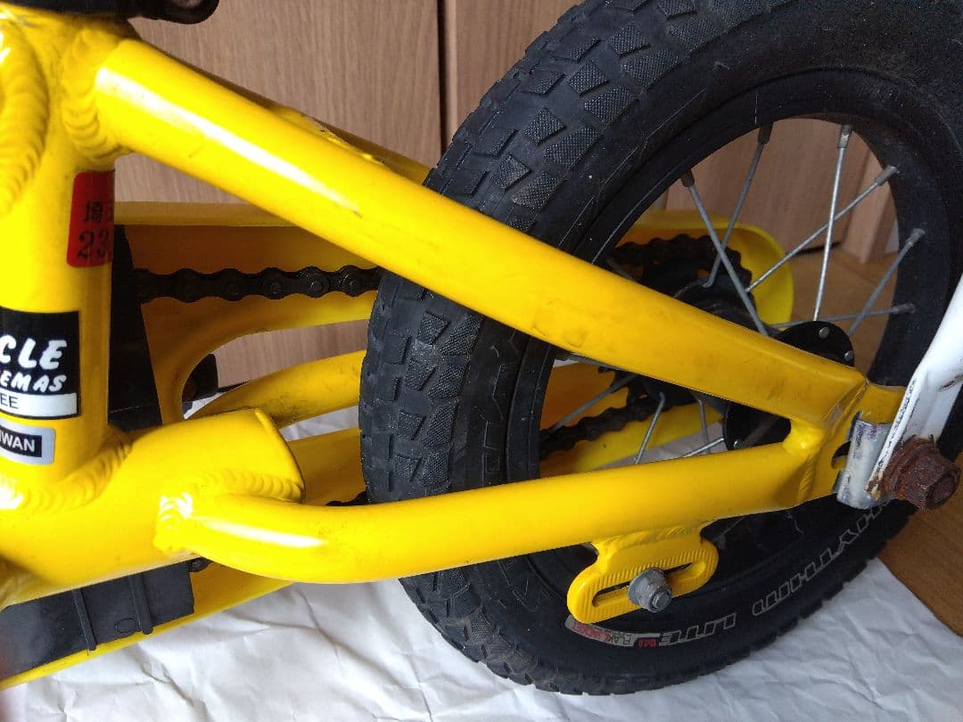 Specialized Hotrock 12インチ +BELL crest jr