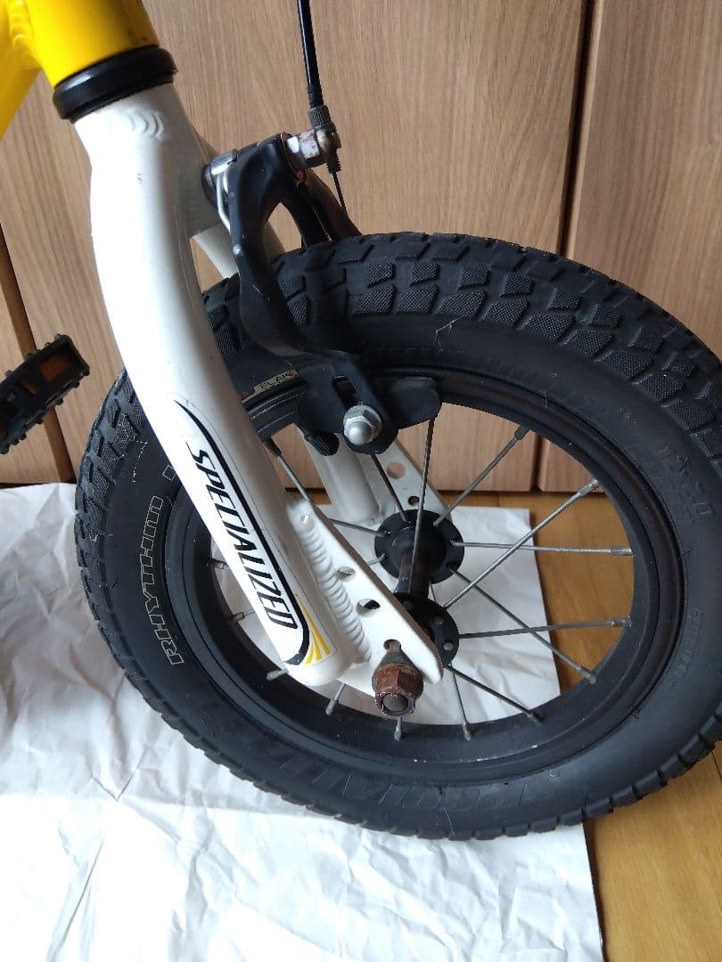 Specialized Hotrock 12インチ +BELL crest jr