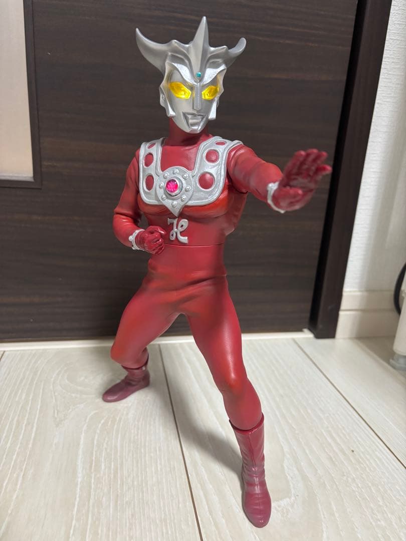 CCP 1/6 ウルトラマンレオ　発光ギミックあり