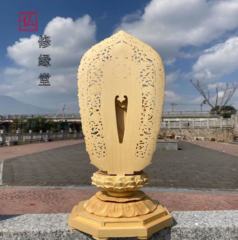 修縁堂】古美術品 飛天光背 浄瓶観音 仏師で仕上げ品 木造