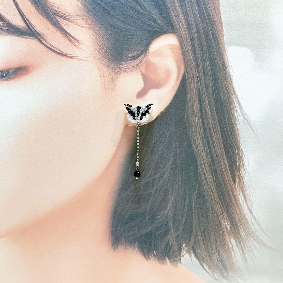 専用☆ビーズ刺繍ピアス ハンドメイドピアス 動物モチーフ アニマルピアス